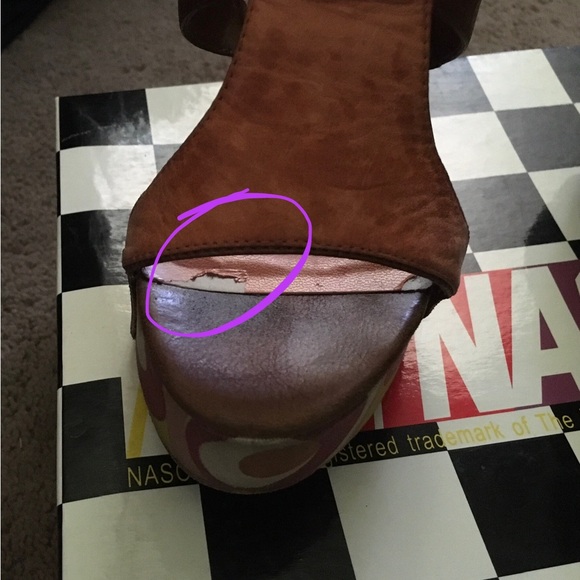 NASCAR Women's Brown Wedge Sandals - Picture 5 of 6